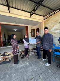 Pemkal Sidoharjo Serahkan Akta Kematian kepada Keluarga Warga Padukuhan Bintaos